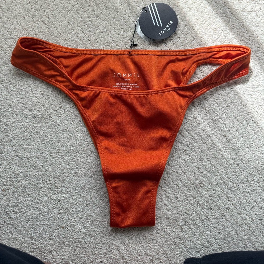 Sommer swim size L zita bottom in burn orange / chile